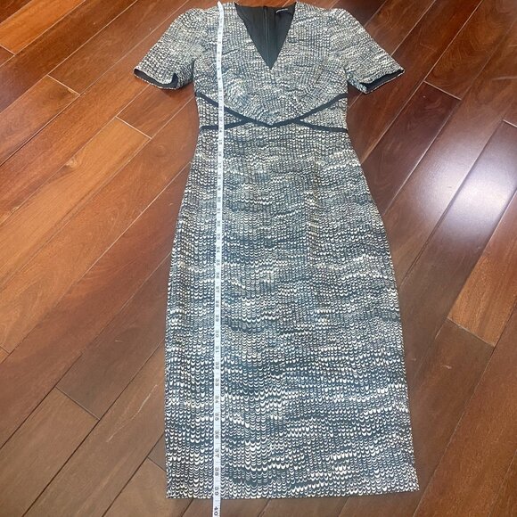 Karen Millen Abstract Print V-Neck Pencil Satin Dress with Silk Detailing Size 2 - Picture 11 of 16